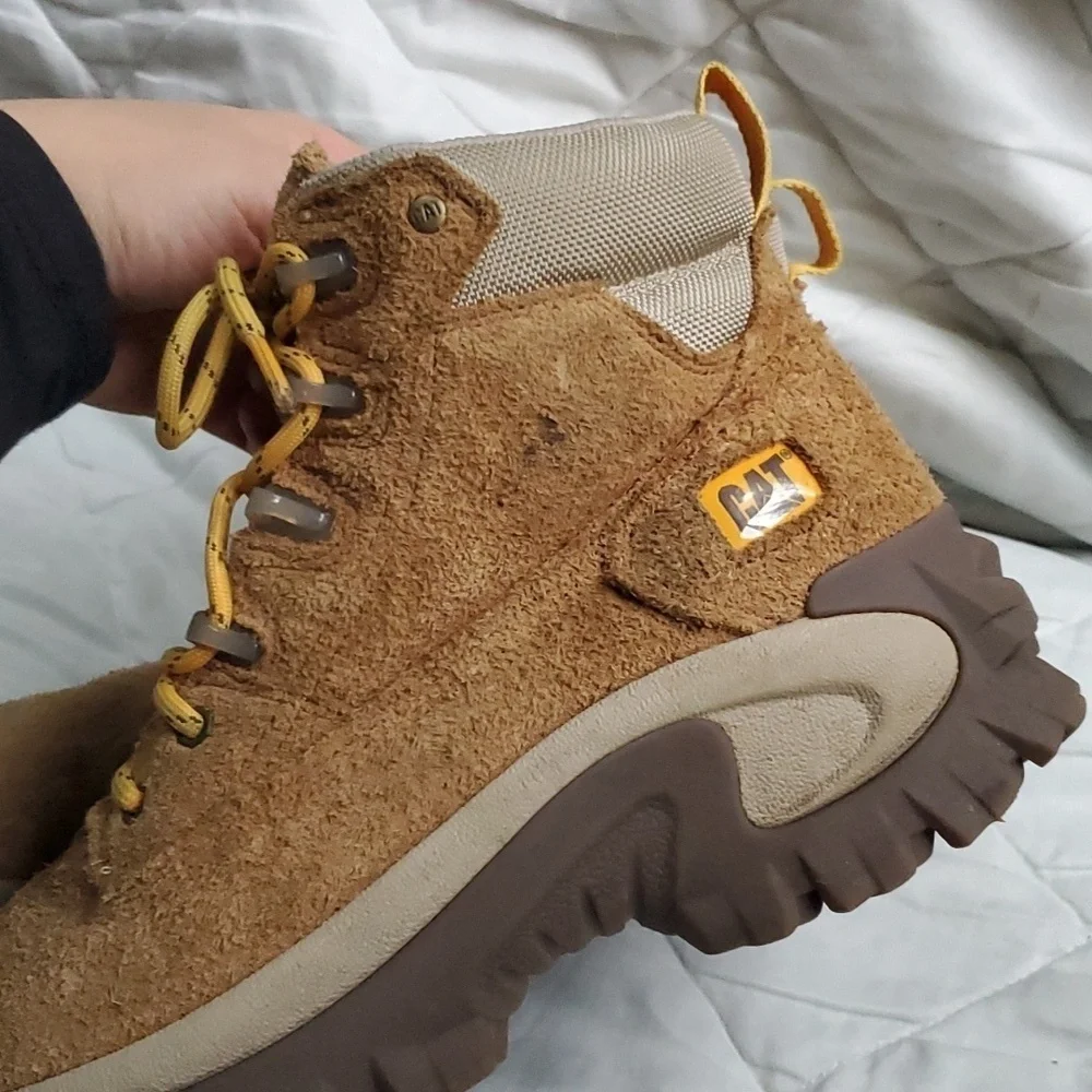 CAT Intruder Ply Unisex suede boots